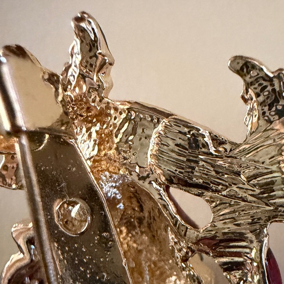 Christmas Pin Frog Dressed as Santa Claus Merry Christmas Banner - Picture 6 of 6